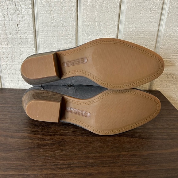 Timberland Carleton Suede Side Zip Ankle Boot, size 8.5. - Picture 2 of 7